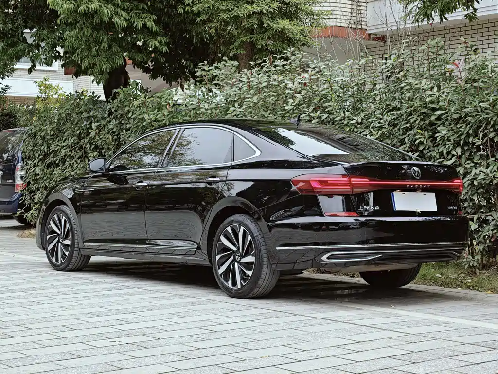 Volkswagen Passat 2022