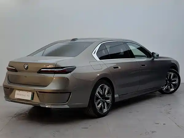 BMW i7 2023