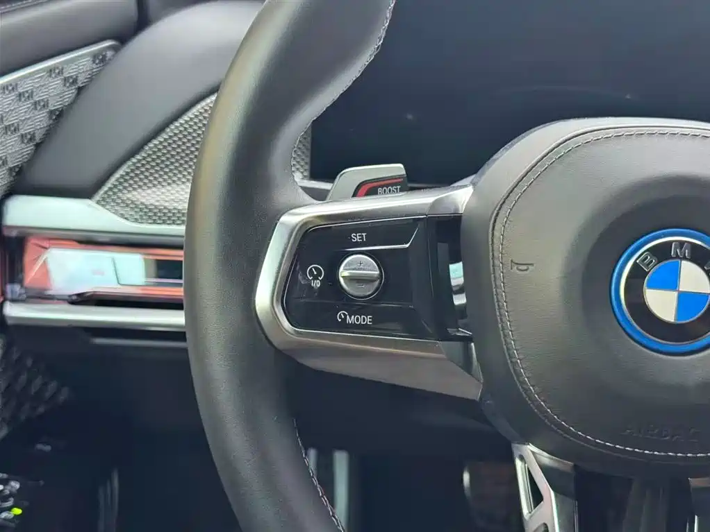 BMW i7 M70L 2024 — фото 15
