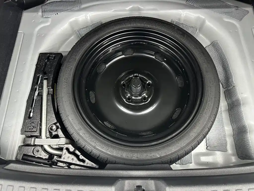 Audi A3 2023 — фото 18