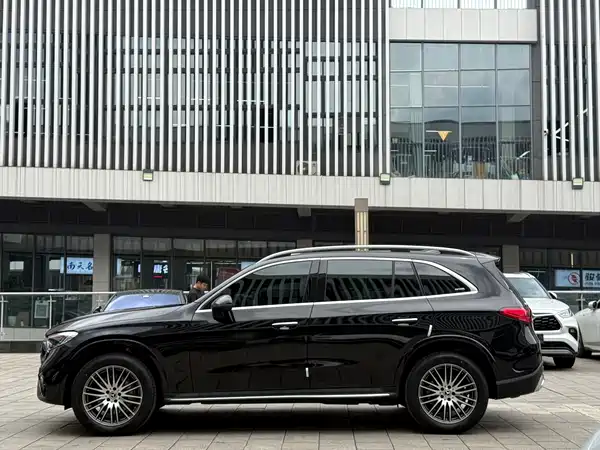 Mercedes-Benz GLC 2025