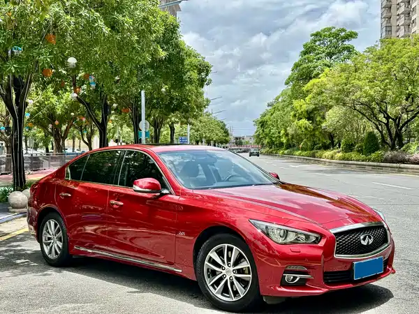 Infiniti Q50L 2015