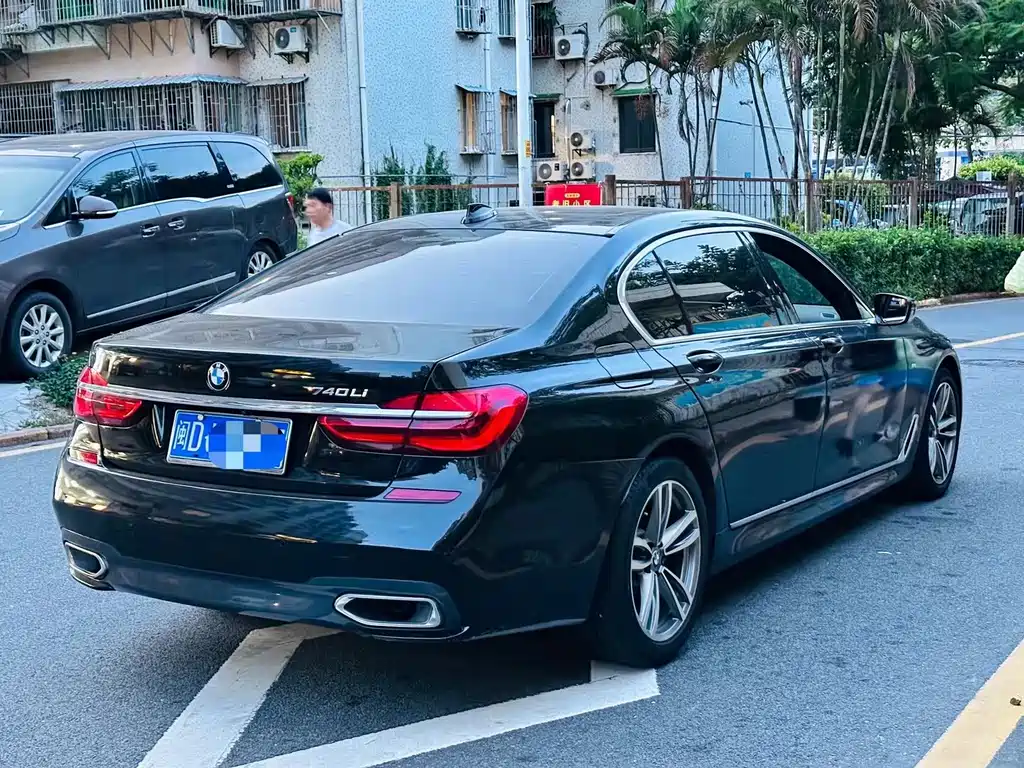 BMW 7 Series 2018 — фото 3