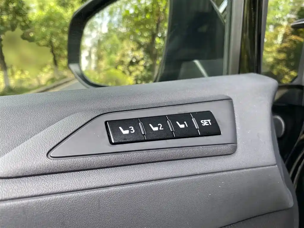 Toyota Alphard 2021 — фото 20