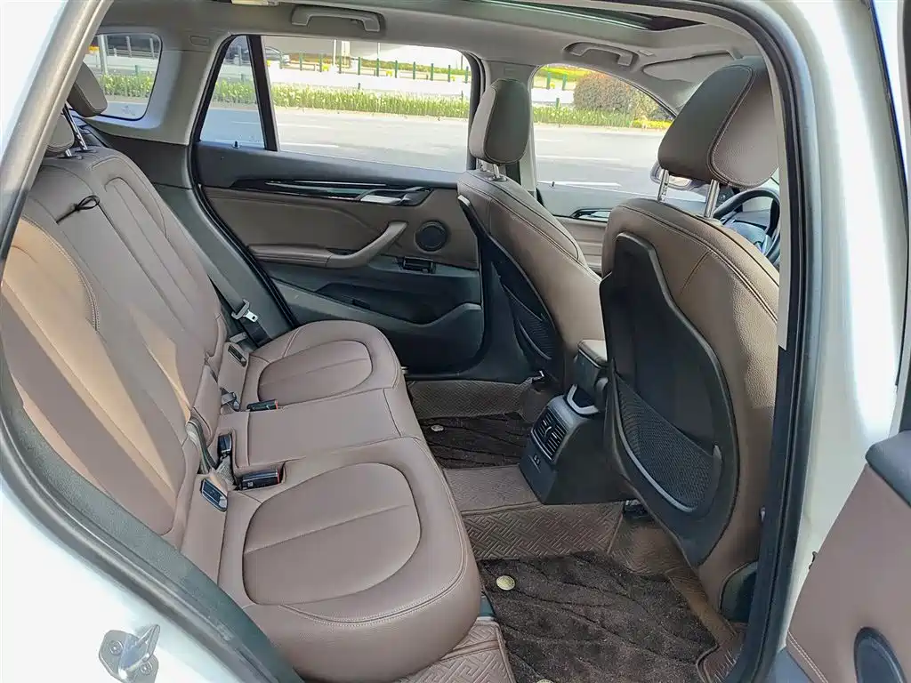 BMW X1 2020 — фото 11