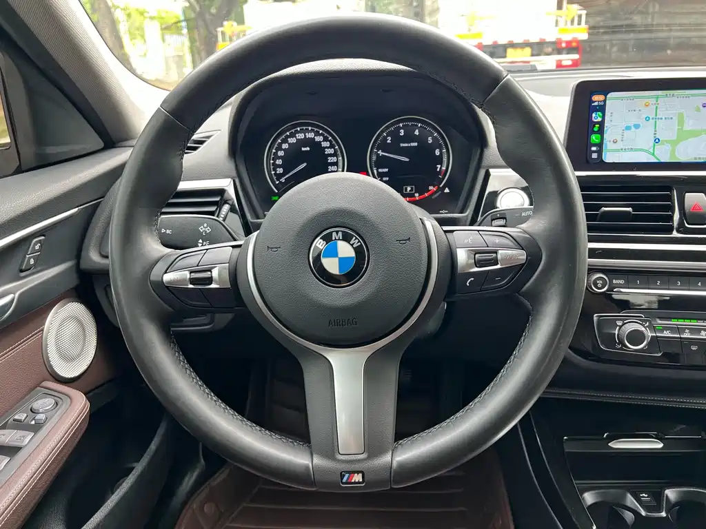 BMW 1 Series 2021 — фото 12