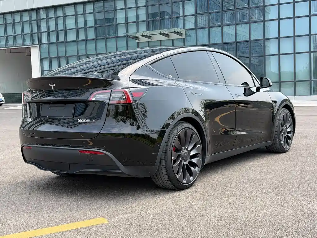 Tesla Model Y 2022 — фото 4