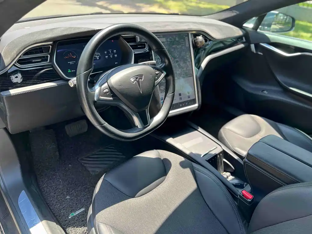 Tesla Model S 2016 — фото 10
