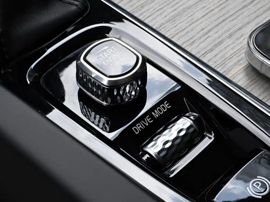 Volvo XC60 2020 — фото 19