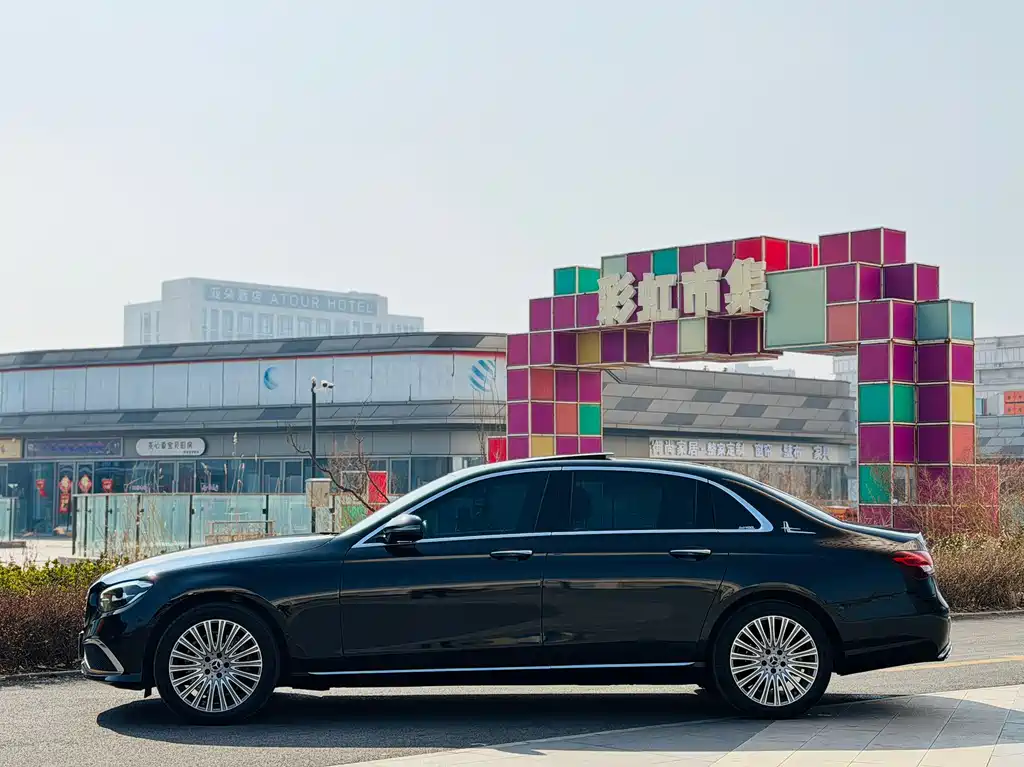 Mercedes-Benz E-Class 2023
