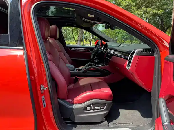 Porsche Cayenne 2021