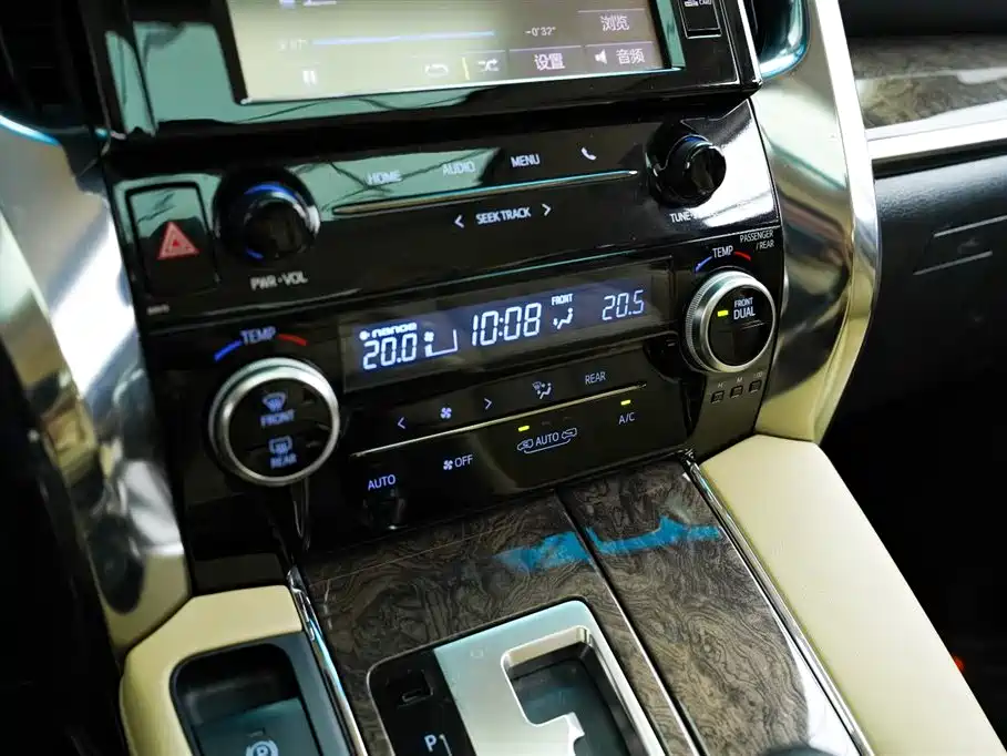 Toyota Alphard 2018 — фото 11