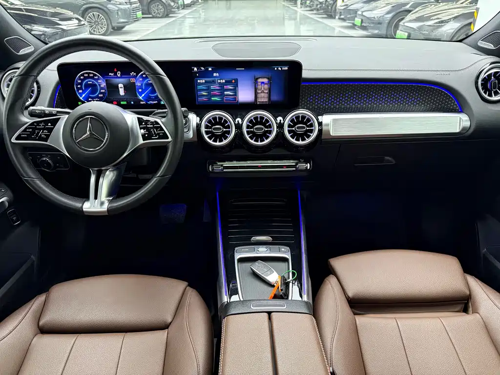 Mercedes-Benz EQB 2024 — фото 12
