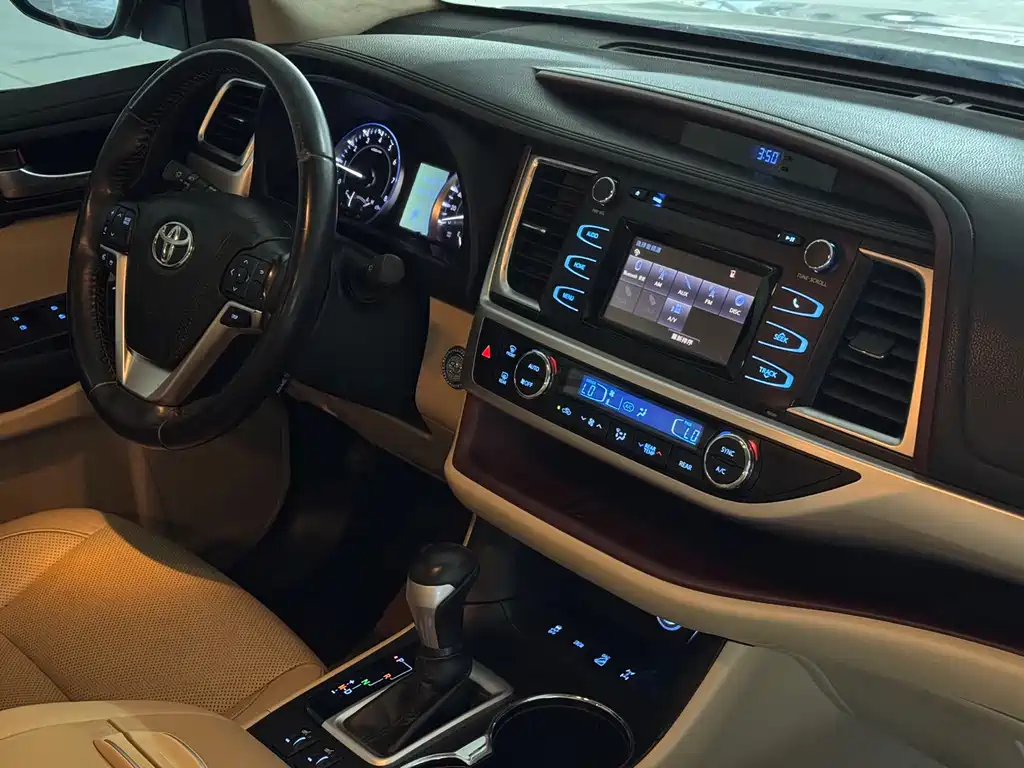 Toyota Highlander 2017 — фото 14