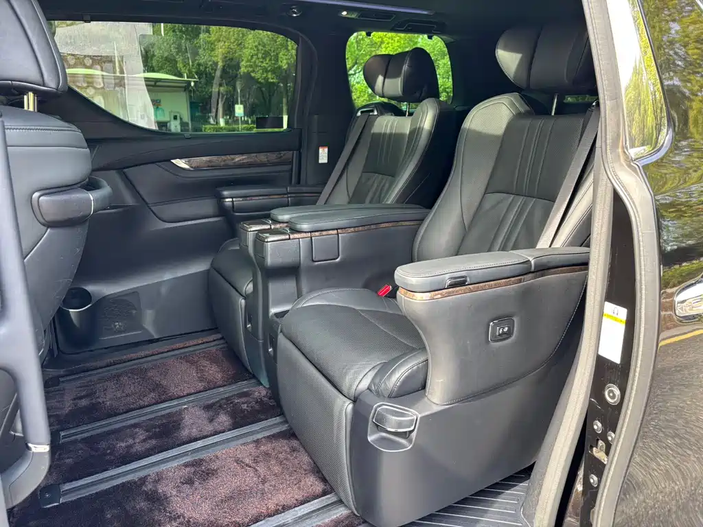 Toyota Vellfire 2019 — фото 8