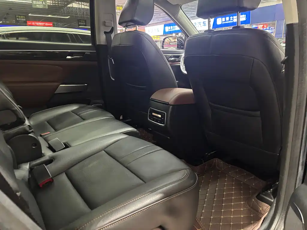 GAC Motor Trumpchi GS8 2017 — фото 17