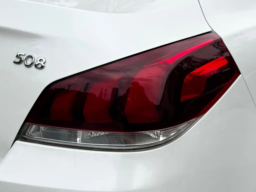 Peugeot 508 2016 — фото 18