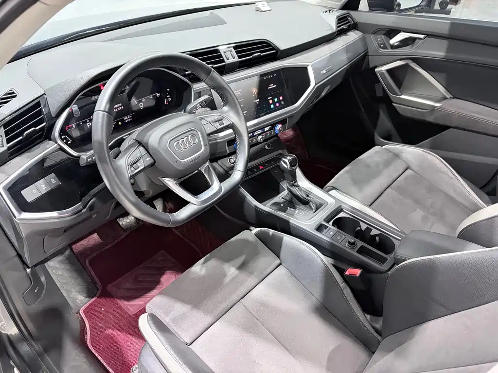 Audi Q3 2023 — фото 13