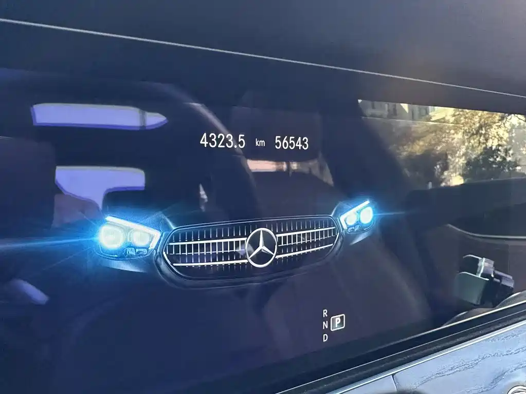 Mercedes-Benz E-Class 2021 — фото 17