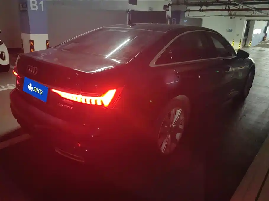 Audi A6L 2022