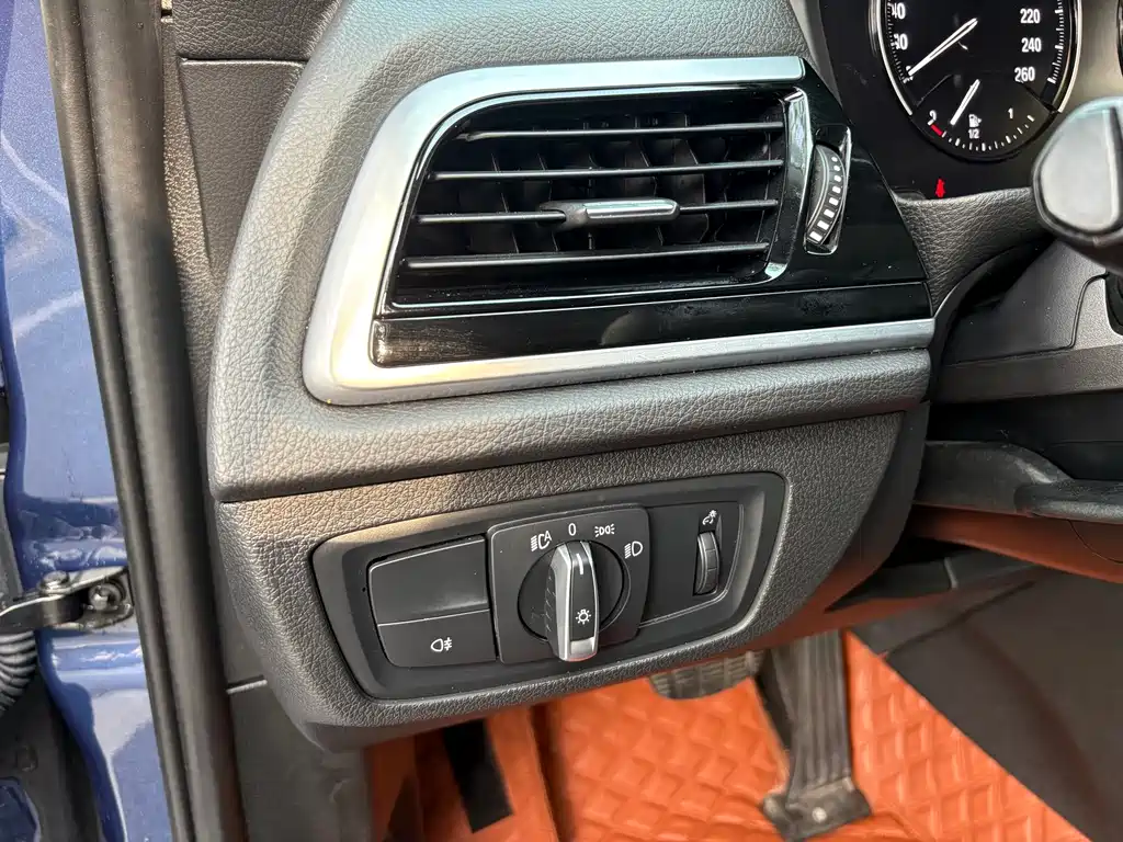 BMW 1 Series 2021