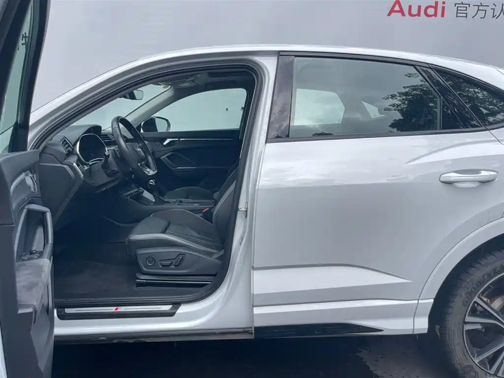 Audi Q3 Sportback 2023 — фото 15