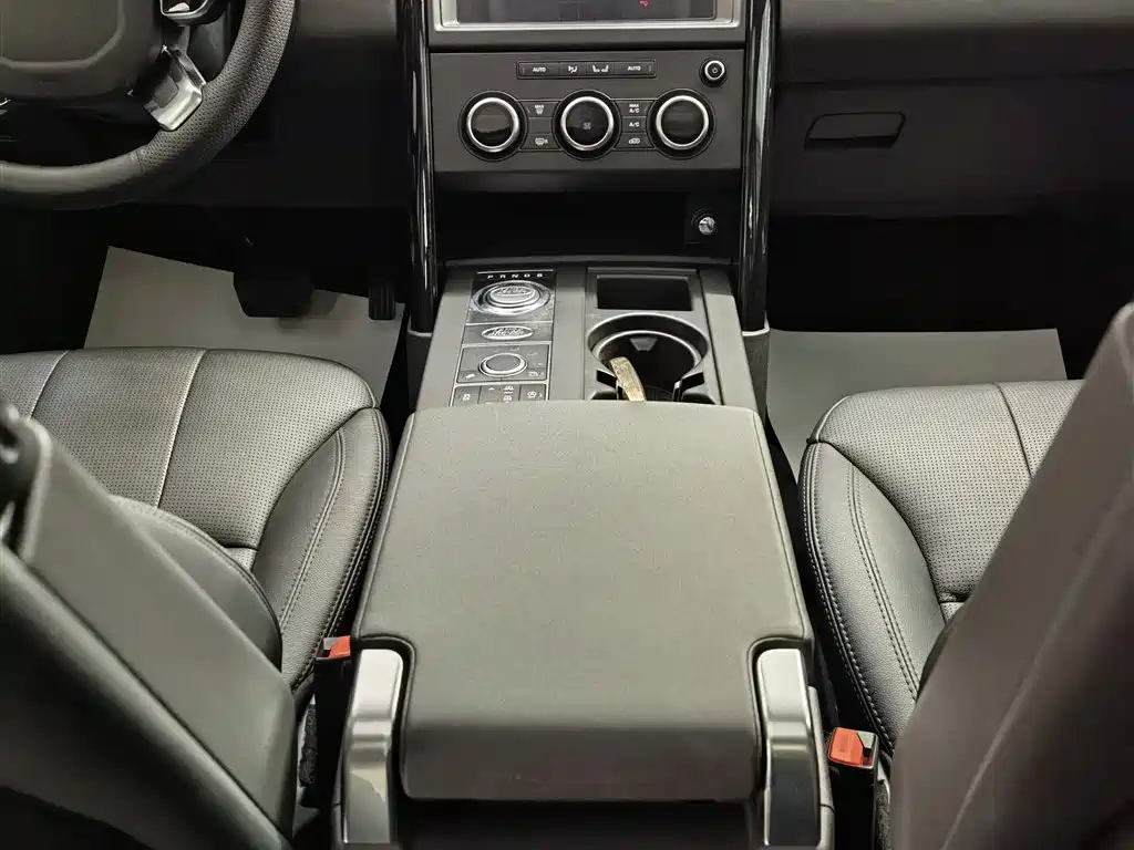 Land Rover Discovery 2020 — фото 14