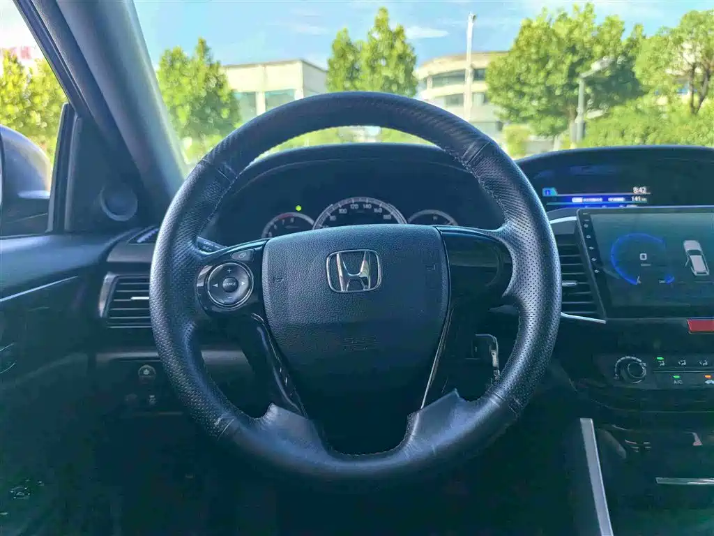 Honda Accord 2019 — фото 13