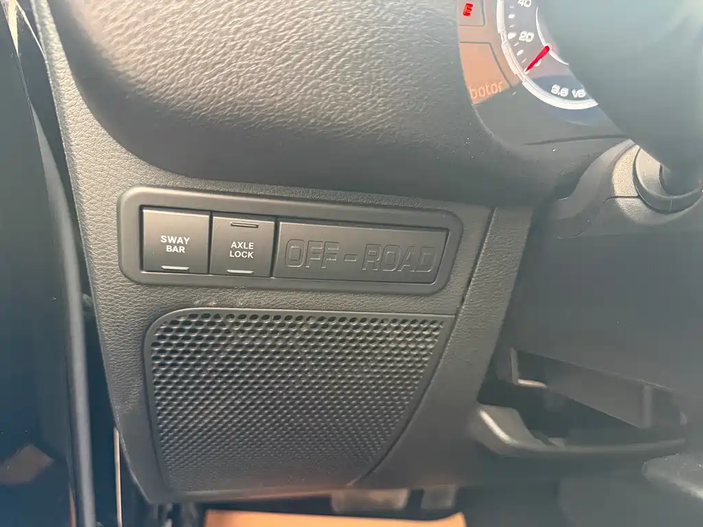 Jeep Wrangler 2016 — фото 18