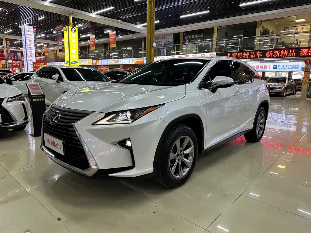 Lexus RX 2018 — фото 1