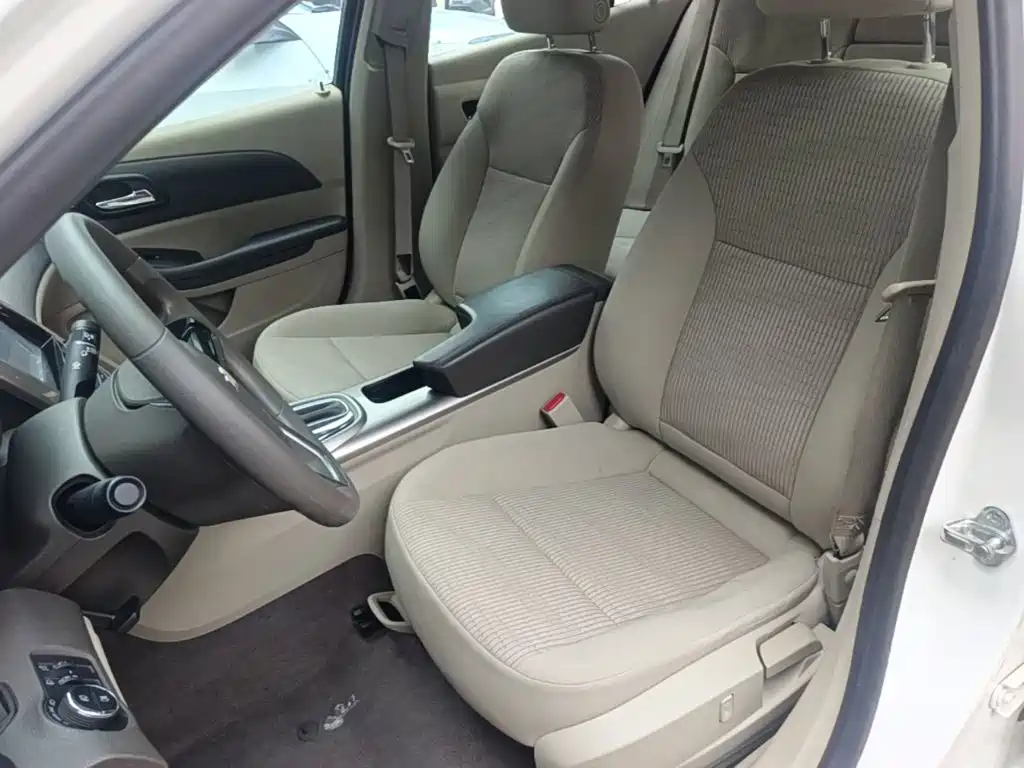 Chevrolet Malibu 2015 — фото 15