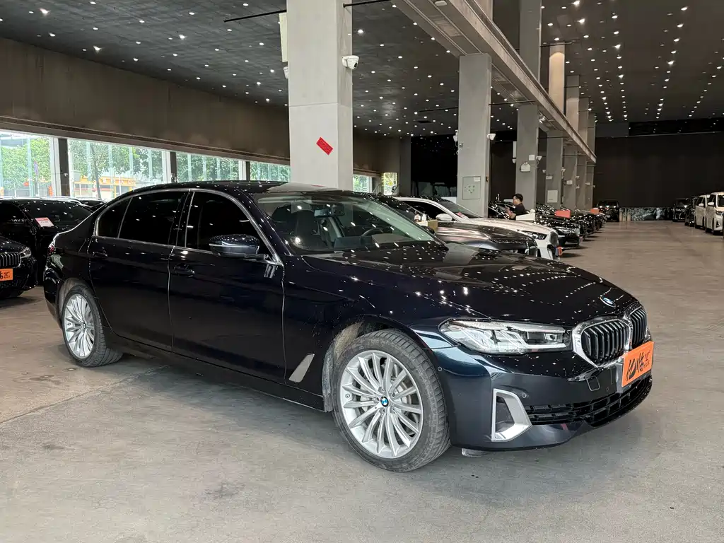 BMW 5 Series 2021 — фото 3