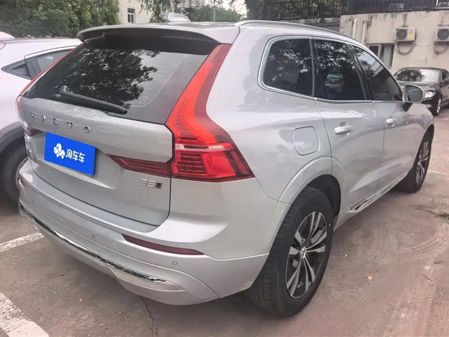Volvo XC60 2022