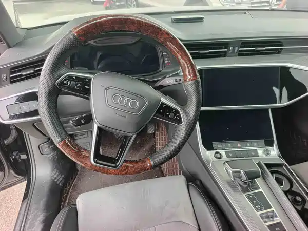 Audi A6L 2022