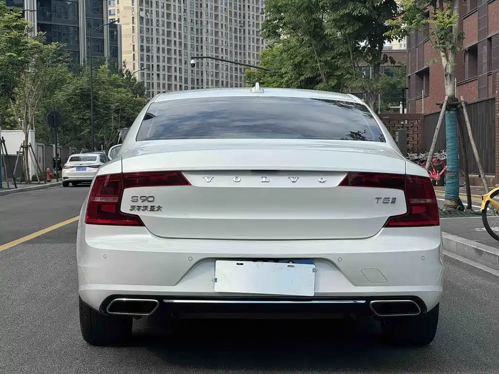 Volvo S90 2019 — фото 19