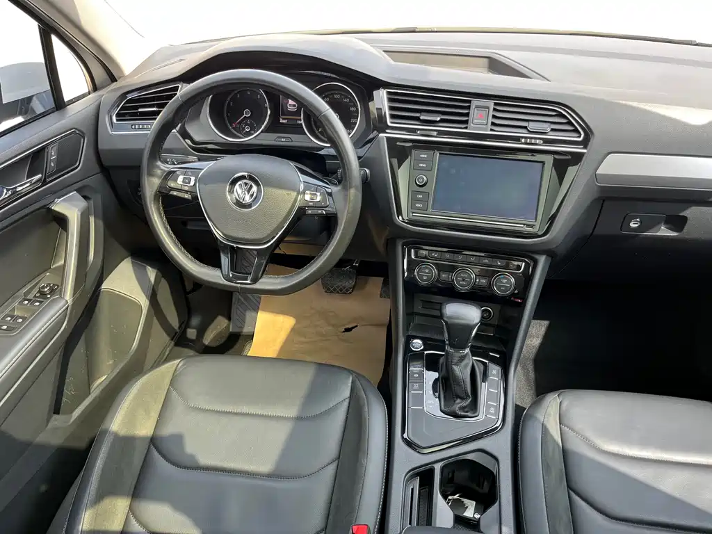 Volkswagen Tiguan L 2018 — фото 9