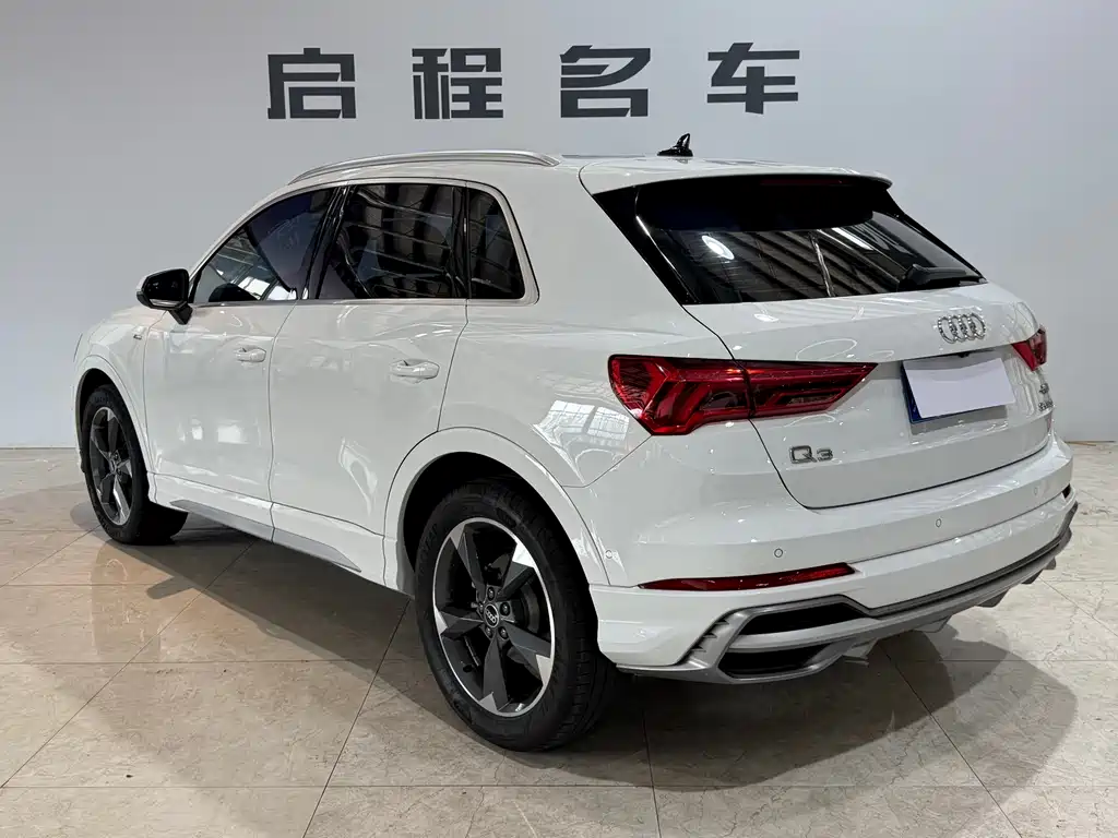 Audi Q3 2023 — фото 6