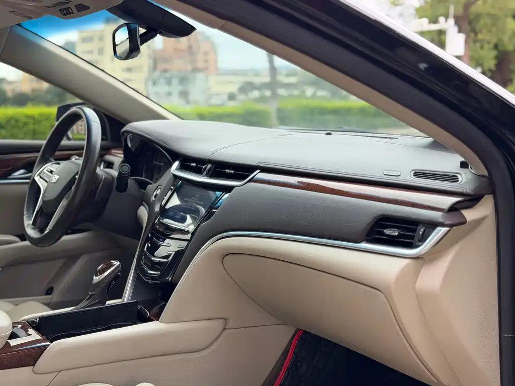 Cadillac XTS 2017 — фото 10