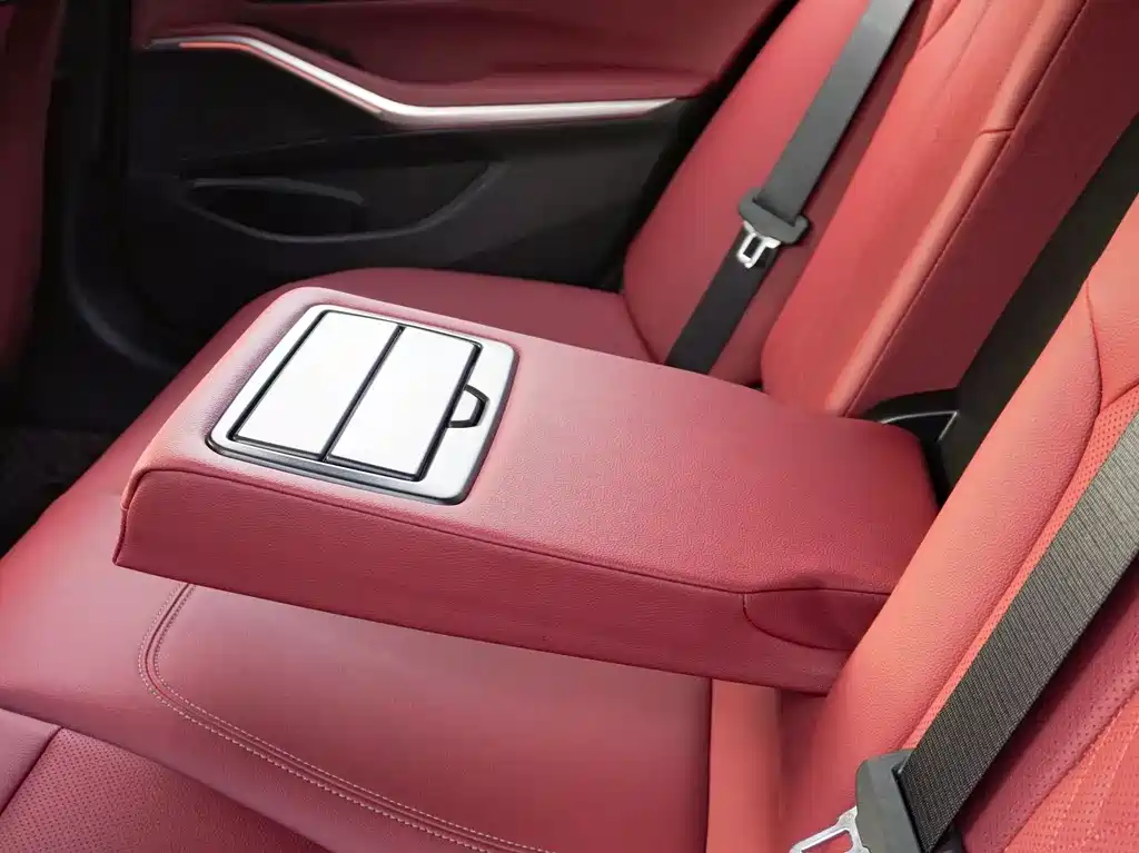 BMW 3 Series 2025 — фото 14