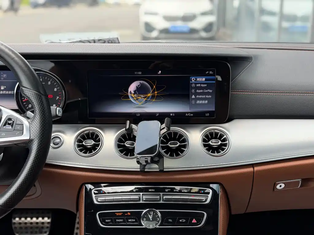 Mercedes-Benz E-Class 2018 — фото 12