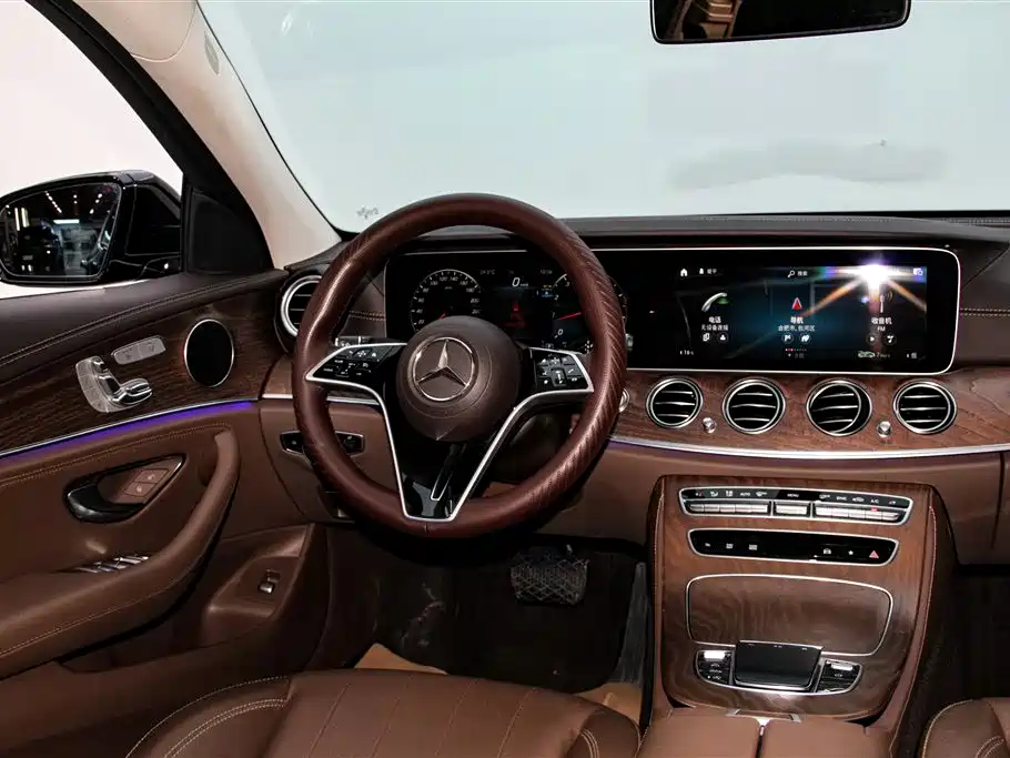 Mercedes-Benz E-Class 2023 — фото 28