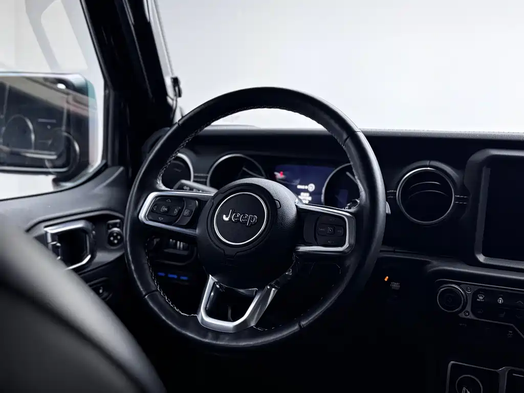 Jeep Wrangler New Energy 2021 — фото 10