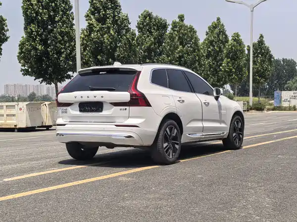 Volvo XC60 2025