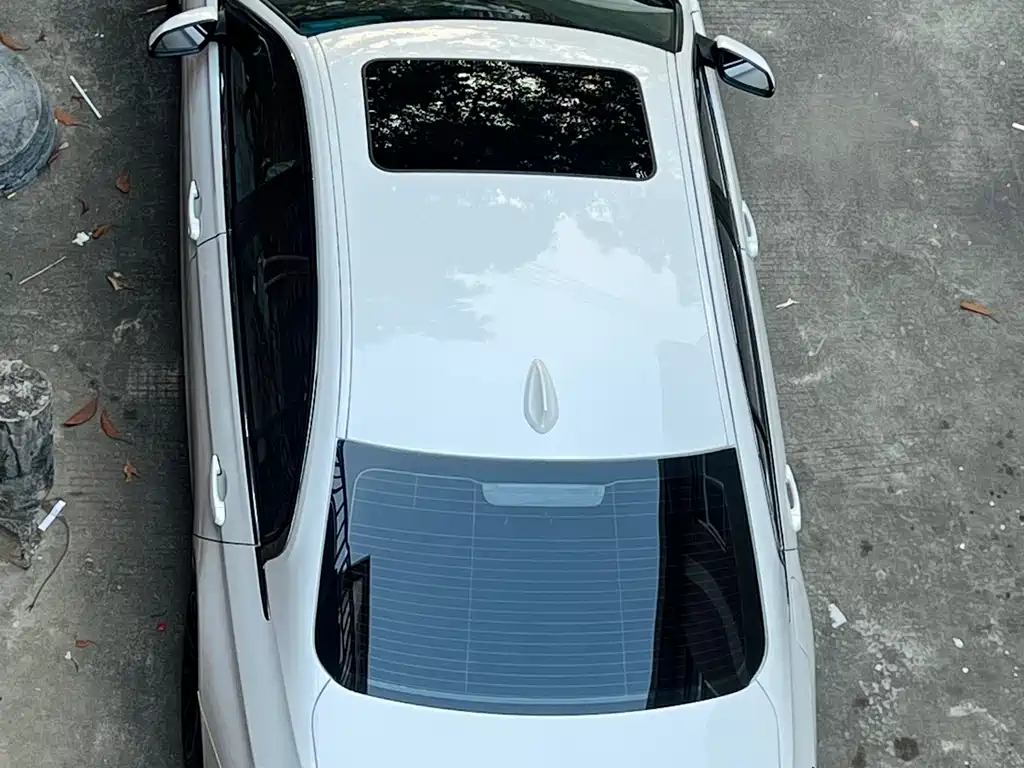 BMW 3 Series 2019 — фото 10
