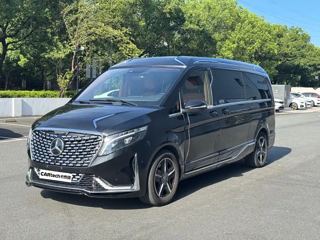 Mercedes-Benz V-Class 2023 — фото 1