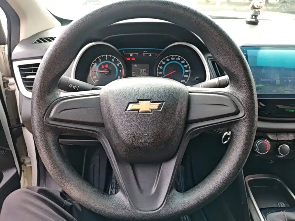Chevrolet Cavalier 2017 — фото 11