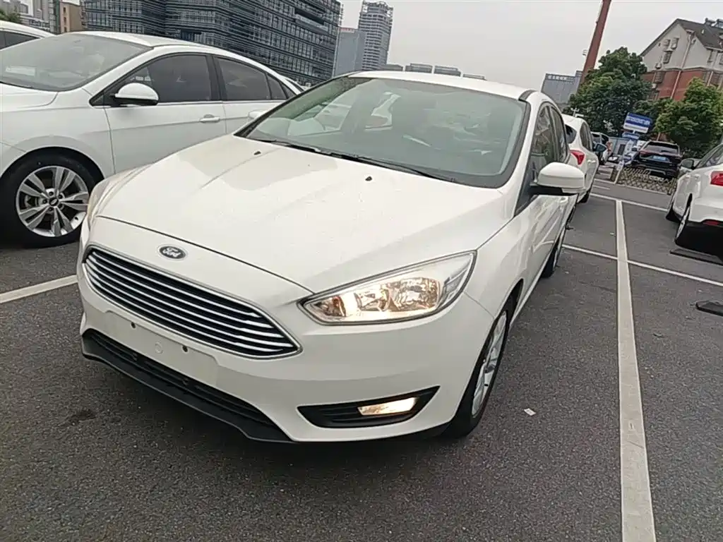 Ford Focus 2017 — фото 1