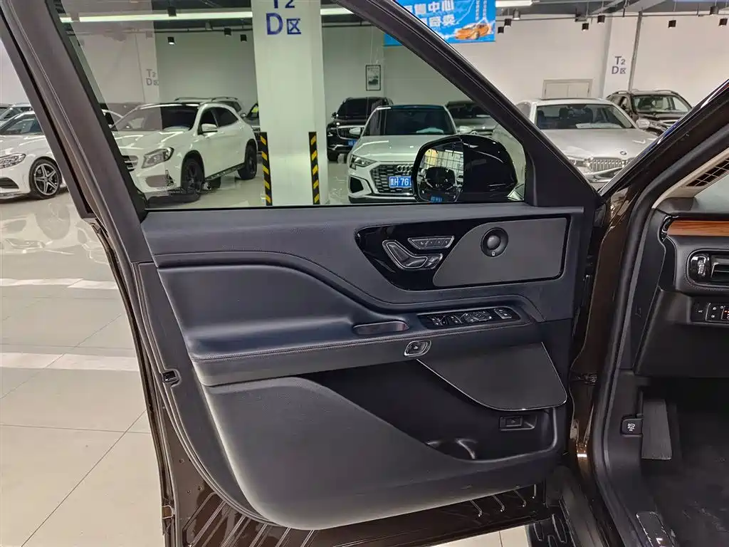 Lincoln Aviator 2021 — фото 6