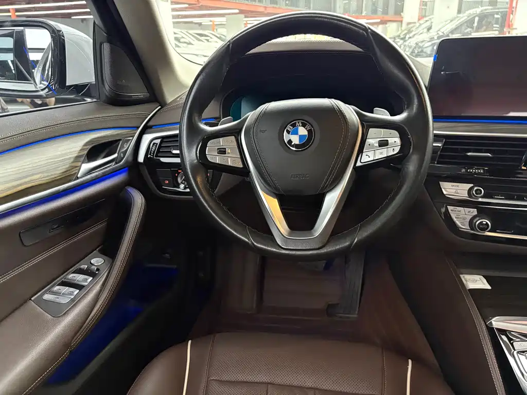 BMW 5 Series 2020 — фото 8