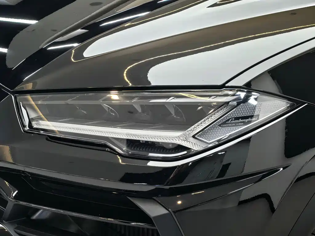 Lamborghini Urus 2022 — фото 12